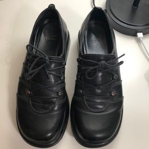 Dansko lace up clogs size 40
